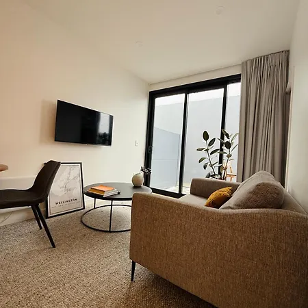 Stylish 2 Bedrooms Townhouse In Central Wellington With A Free Car Park